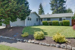1921 Edmonds Dr SE in Renton, WA - Building Photo