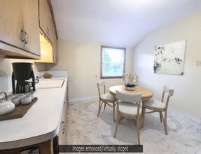 6931 W Cleveland Ave, Unit Upper in Milwaukee, WI - Building Photo - Building Photo