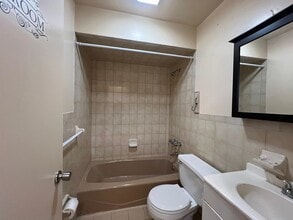 52 Yale Ave in Jersey City, NJ - Building Photo - Building Photo