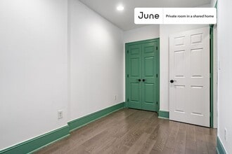 Private bedroom in 2 bed/1 bath Home in New York, NY - Building Photo - Building Photo