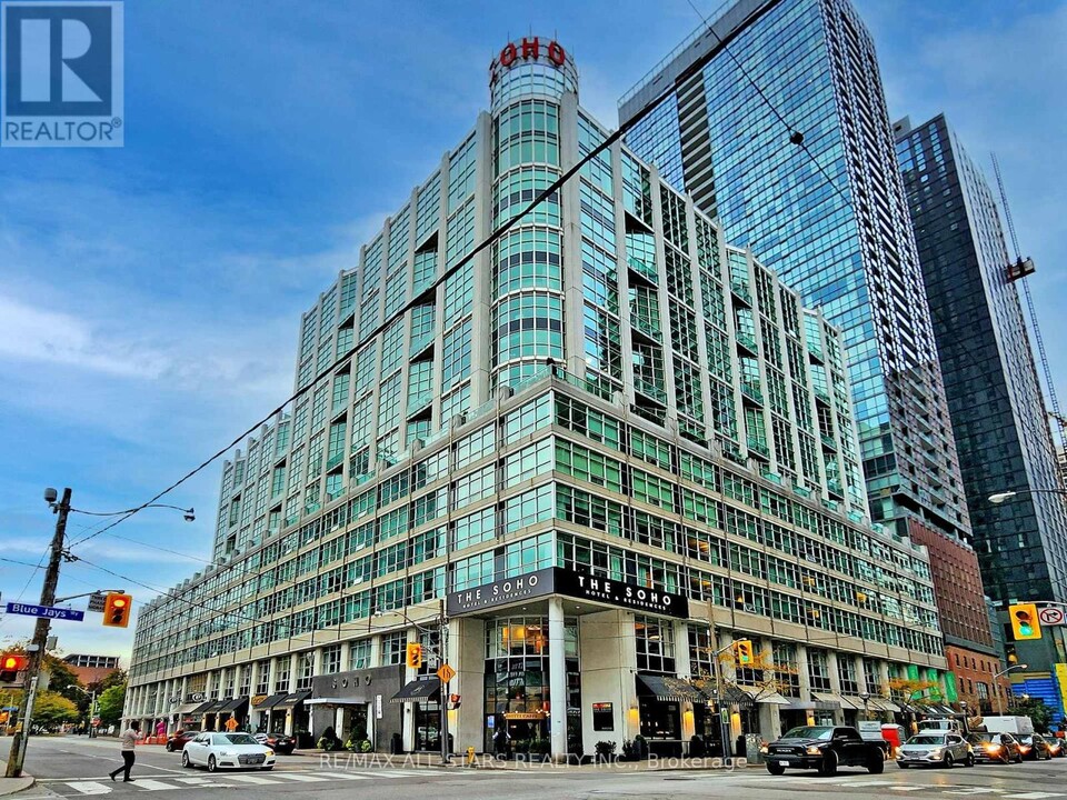 36-736 Blue Jays Way in Toronto, ON - Building Photo