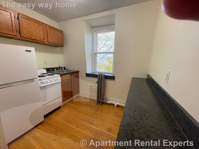 9 Moore St in Somerville, MA - Building Photo - Building Photo