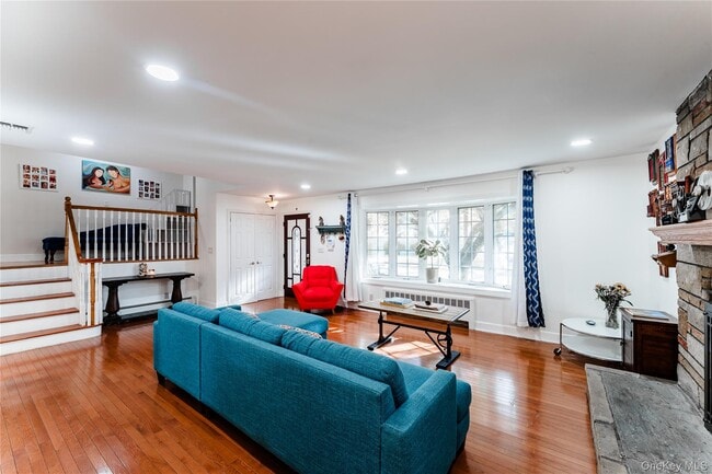 575 Cornwell Ave in Malverne, NY - Building Photo - Building Photo