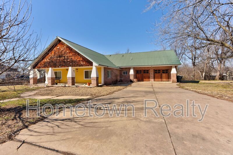 403 Betty Ln in Midwest City, OK - Building Photo