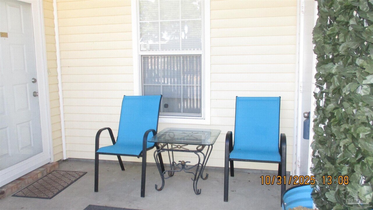 501 E Burgess Rd in Pensacola, FL - Building Photo