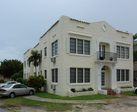 320 Mendoza Ave in Miami, FL - Building Photo - Building Photo