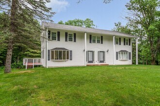 352 Mammoth Rd, Unit 352 in Londonderry, NH - Building Photo - Building Photo