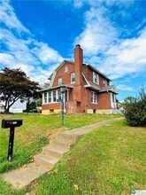 2619 Broad St in Easton, PA - Foto de edificio - Building Photo