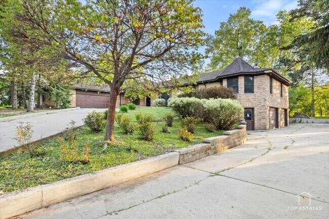 property at 21824 Cambridge Dr