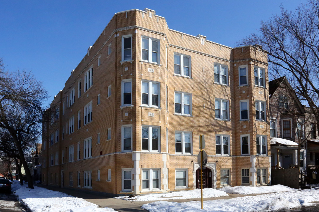 3233-3239 W Dickens Ave in Chicago, IL - Building Photo