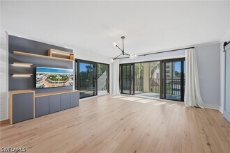 6080 Pelican Bay Blvd in Naples, FL - Building Photo - Building Photo