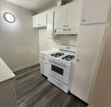 6645 Etiwanda Ave in Los Angeles, CA - Building Photo - Building Photo