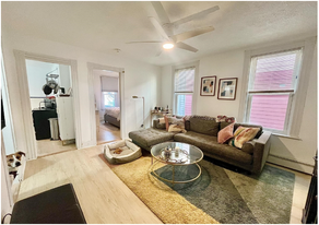 63 Union Sq, Unit 4 in Somerville, MA - Building Photo