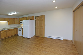 Campus Place 8 Apartments in Grand Forks, ND - Building Photo - Interior Photo