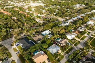 908 Prosperity Farms Rd in North Palm Beach, FL - Building Photo - Building Photo