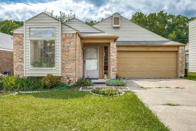 property at 1725 Lemonwood Cir