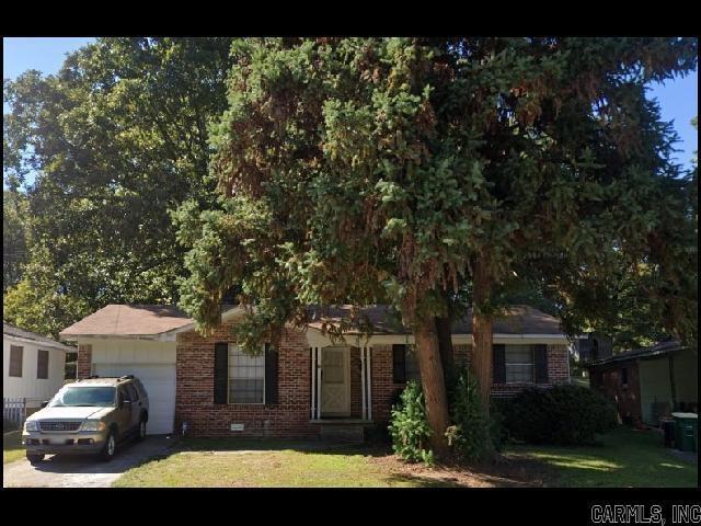 property at 8 Utica Ln