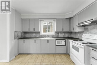 759 Pierre Ave in Windsor, ON - Building Photo - Building Photo
