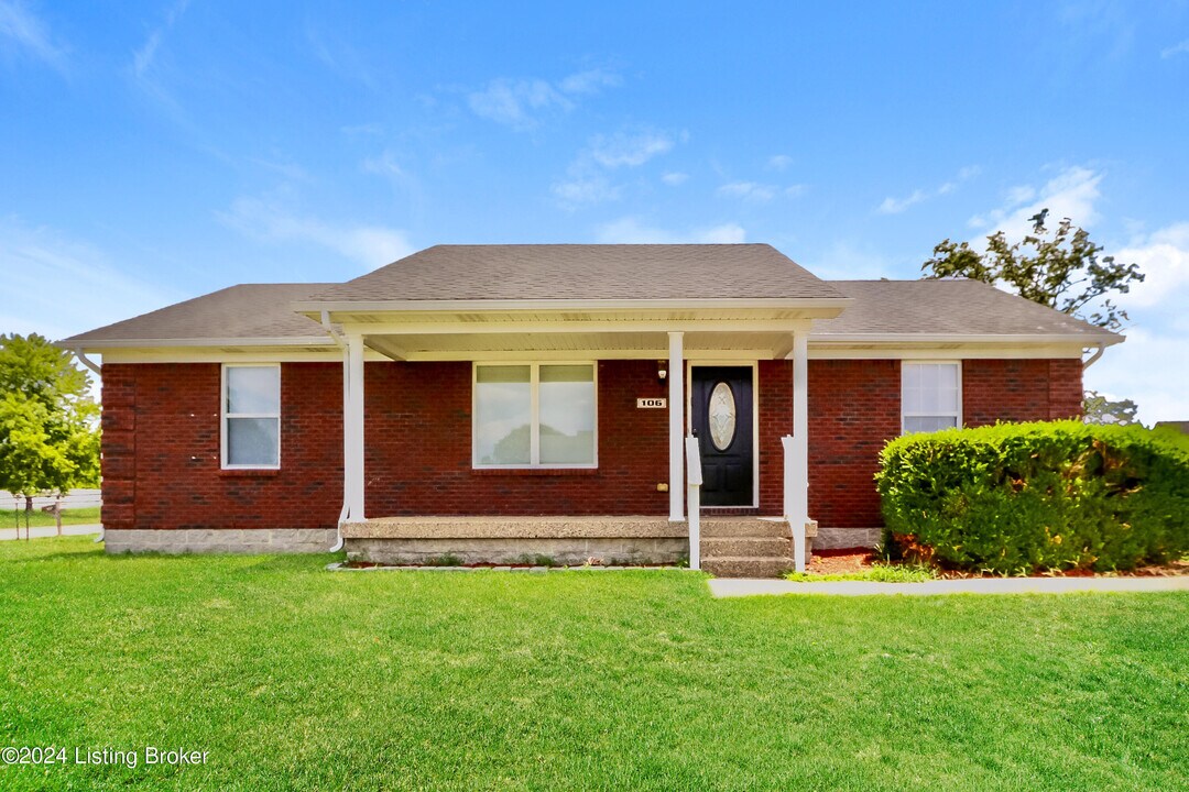106 Drake Dr in Shepherdsville, KY - Building Photo