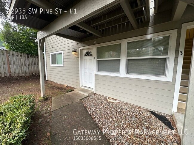 22935 SW Pine St in Sherwood, OR - Building Photo - Building Photo