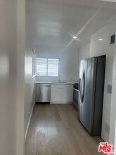 228 S Doheny Dr in Beverly Hills, CA - Building Photo - Building Photo