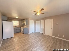 1405 Donaldson Ave in San Antonio, TX - Building Photo - Building Photo