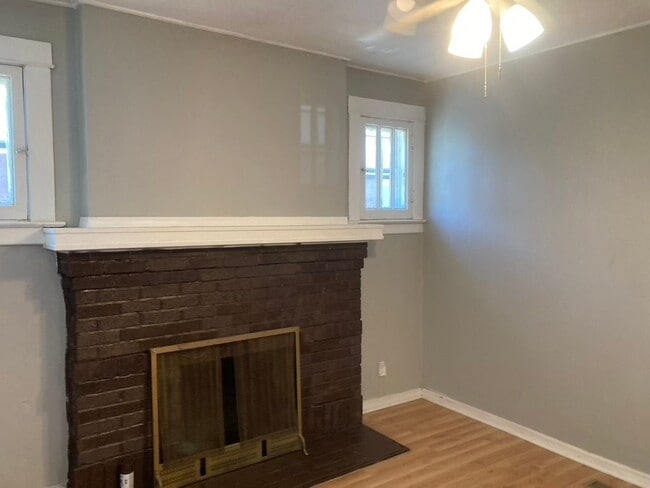 6814 Primrose Ave in St. Louis, MO - Foto de edificio - Building Photo