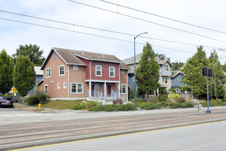 Rainier Vista in Seattle, WA - Foto de edificio - Building Photo