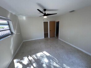 2500 SW 58th Ave in Miami, FL - Building Photo - Building Photo