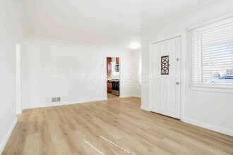 1741 Newark St in Aurora, CO - Building Photo - Building Photo