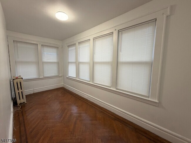 205 Chancellor Ave in Newark, NJ - Building Photo - Building Photo