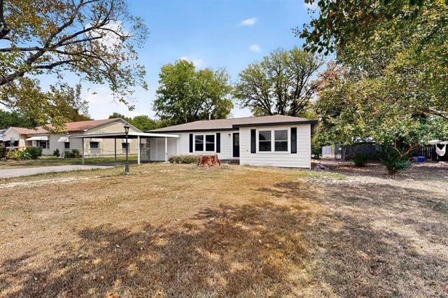 1110 Wolfe City Dr in Greenville, TX - Building Photo - Building Photo