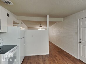 2320 N 51st Pl in Phoenix, AZ - Building Photo - Building Photo