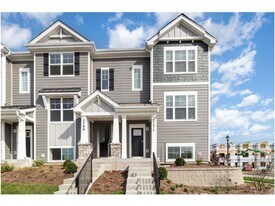 2171 Yellowstone Blvd in Mundelein, IL - Building Photo