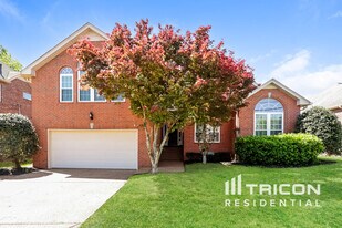 6640 Sugar Valley Dr in Nashville, TN - Building Photo