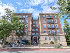 32 College Ave, Unit 5 in Somerville, MA - Building Photo - Building Photo