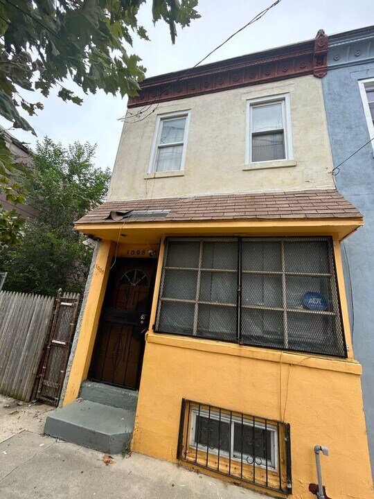 1008 S 3rd St in Camden, NJ - Building Photo