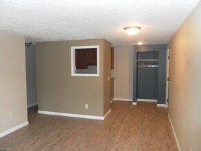 930 Hostetler Rd-Unit -M in Orrville, OH - Building Photo - Building Photo