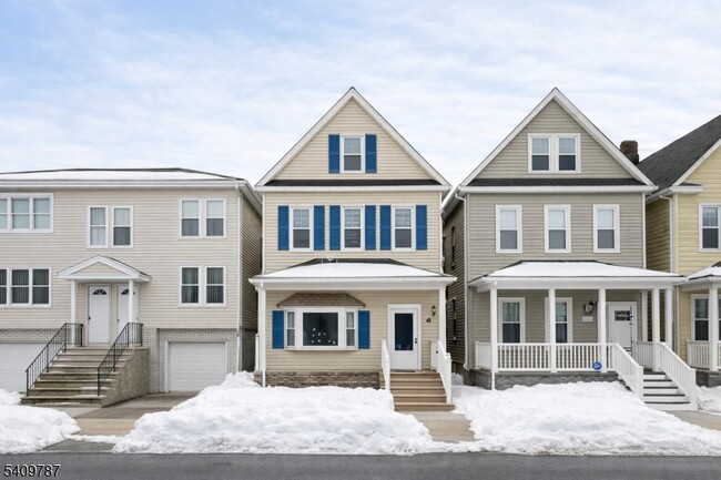 property at 212 Erie St