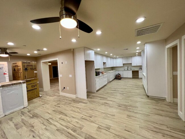 property at 4007 N 59th Ave