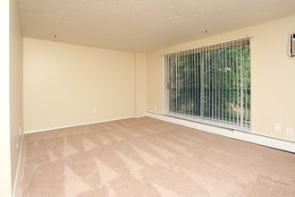 Summit Ridge Apartments in Akron, OH - Foto de edificio - Interior Photo