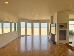 3505 Ocean Front Walk, Unit 3505 in Marina Del Rey, CA - Building Photo - Building Photo