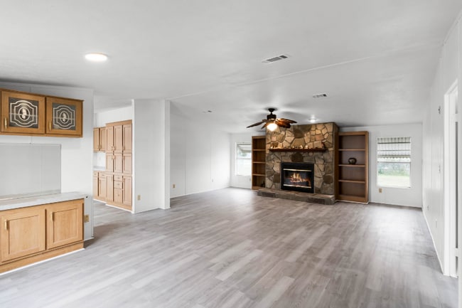 571 Lindsey Dr in Lakeland, FL - Building Photo - Building Photo
