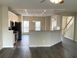 8515 Castledown Dr in Huntersville, NC - Foto de edificio - Building Photo