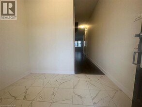 181 Wilmot Rd in Brantford, ON - Building Photo - Building Photo