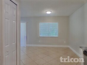 27209 La Jolla Way in Wesley Chapel, FL - Foto de edificio - Building Photo