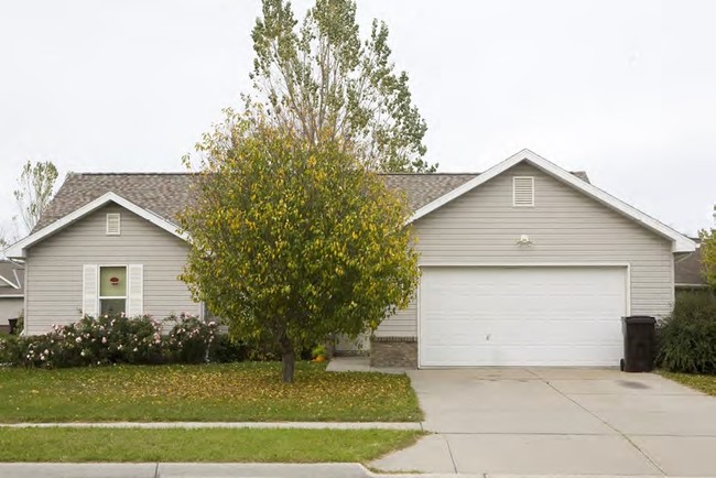 Kearney Plaza Homes in Kearney, NE - Building Photo - Building Photo