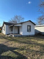 205 N Las Vegas Trail in White Settlement, TX - Building Photo