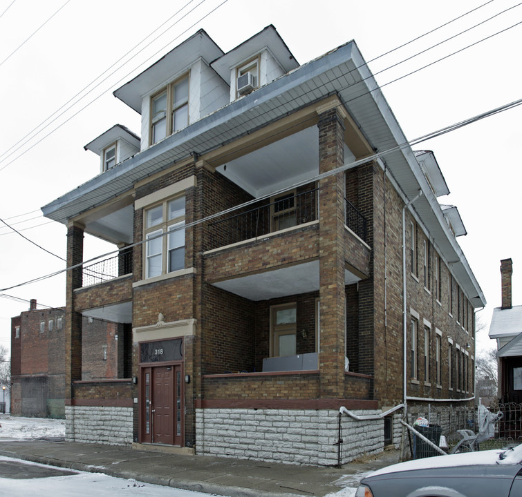 318 Locust St in Cincinnati, OH - Building Photo