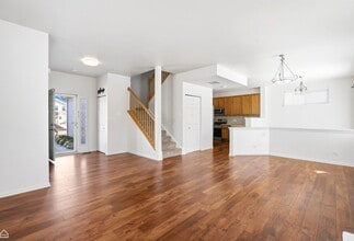 487 W Hamlin Ln in Round Lake, IL - Building Photo - Building Photo